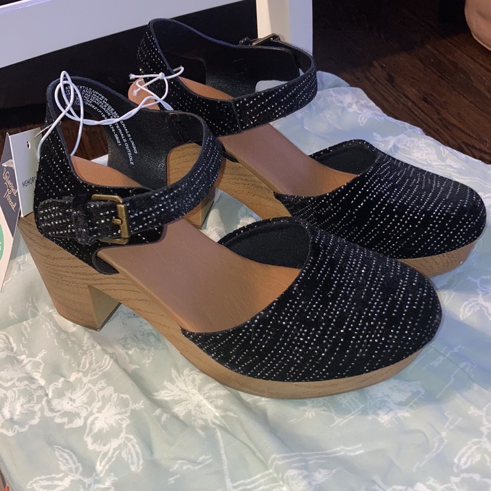 Universal Thread Marcia Clogs Mules